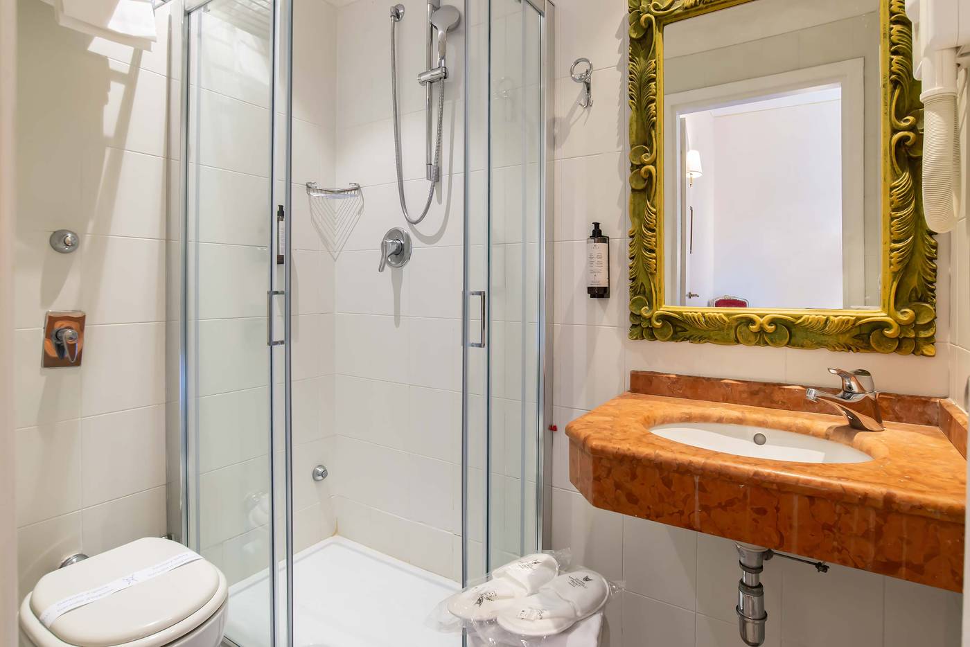 Machiavelli-Palace-Room-70