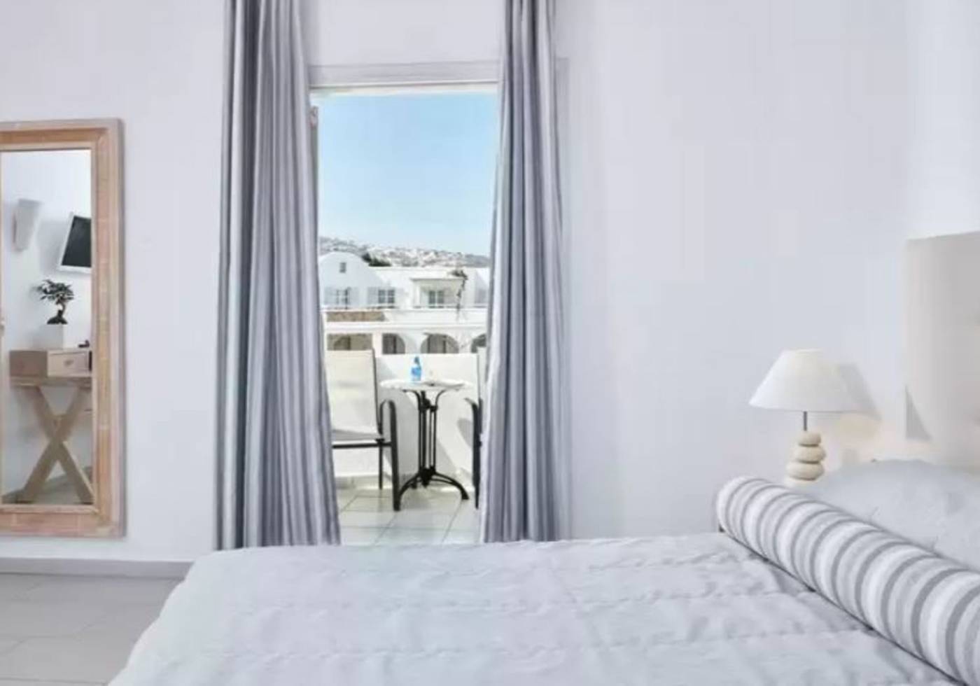 Aegean-Plaza-Room-25