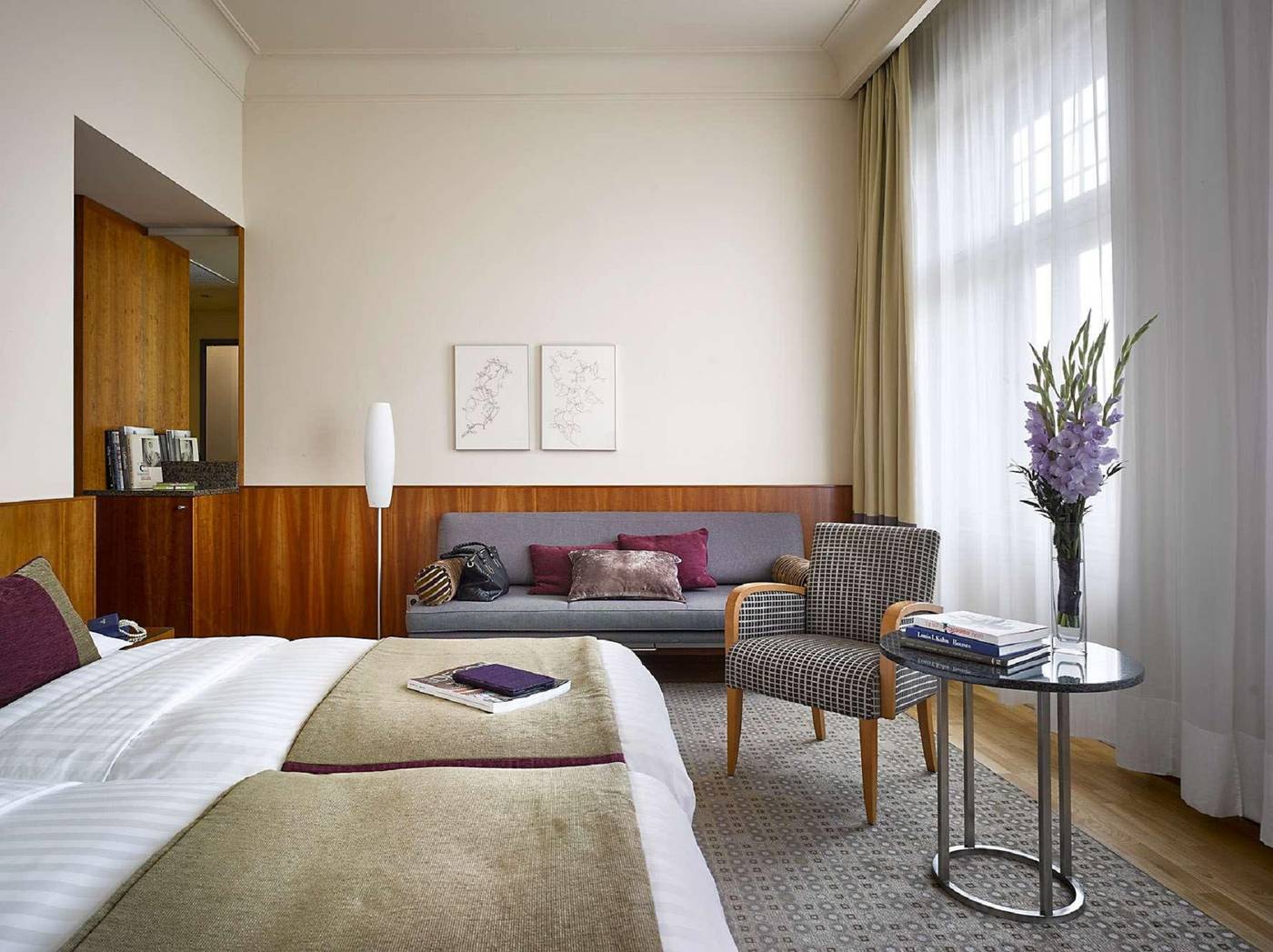 K-K-Hotel-Central-Room-14