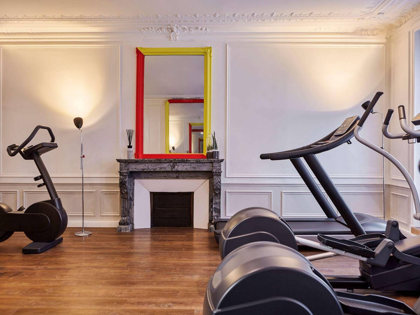 Mercure-Paris-Opera-Garnier-Sports-and-Entertainment-77