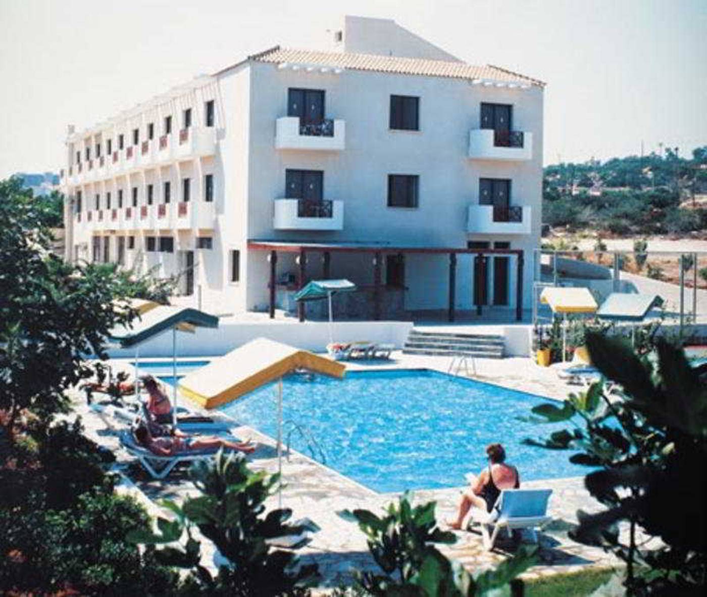 Harry----s-General-view-10