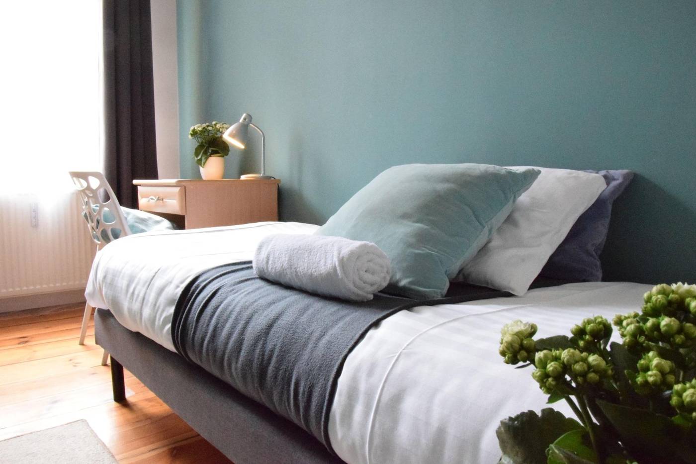 Blooms Inn & Apartments-Poland-POZNAN-Room-4