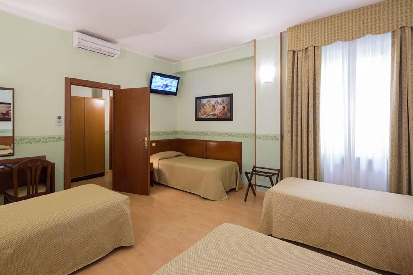 Terminus-E-Plaza-Room-19