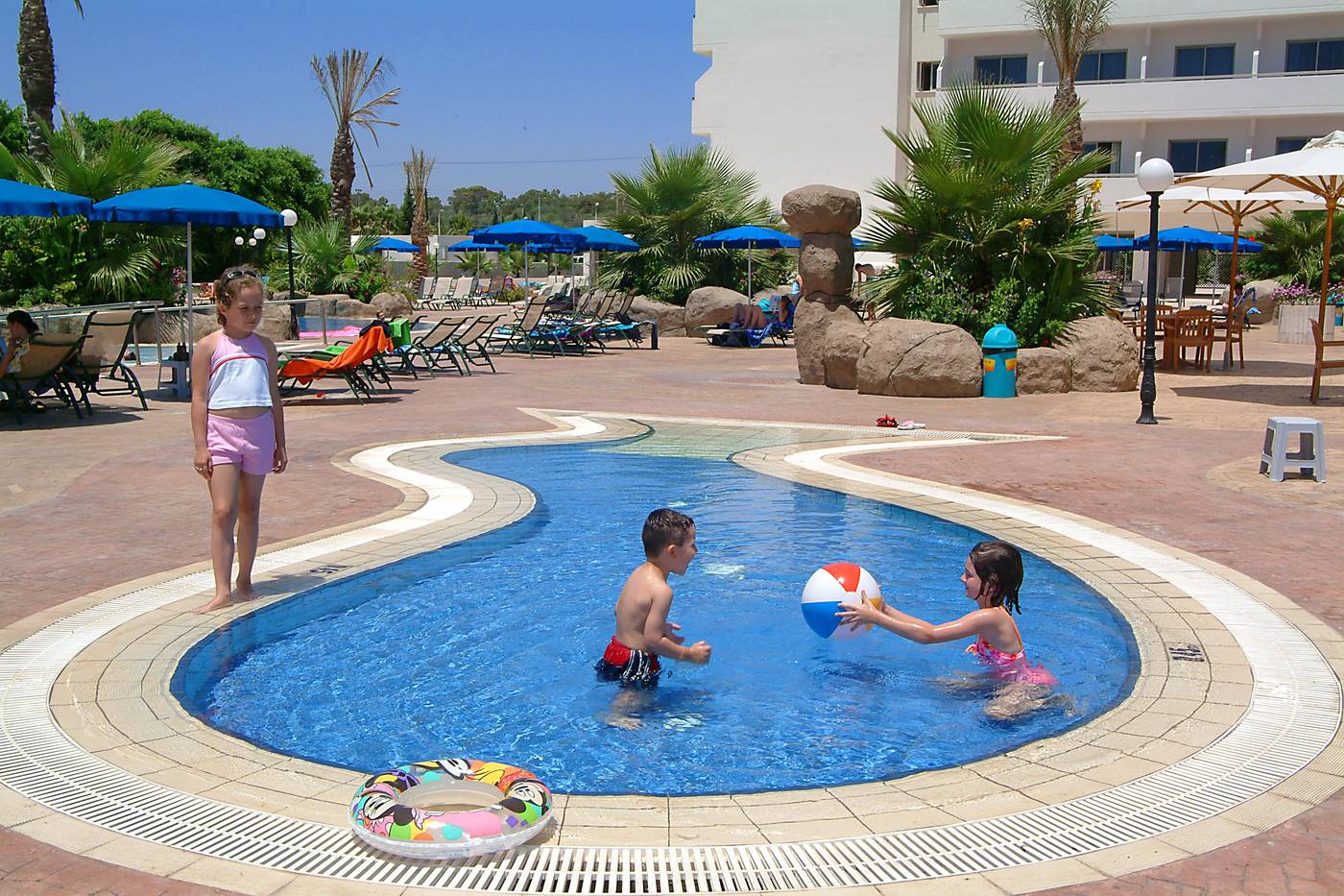 Nissiana-Hotel-and-Bungalows-Pool-7