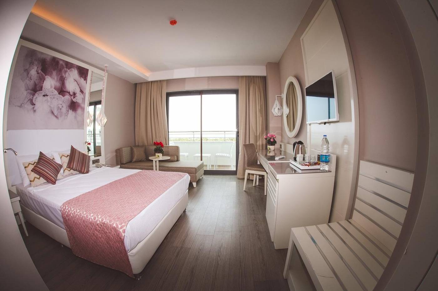 Diamond-Premium-Hotel---Spa-Room-24