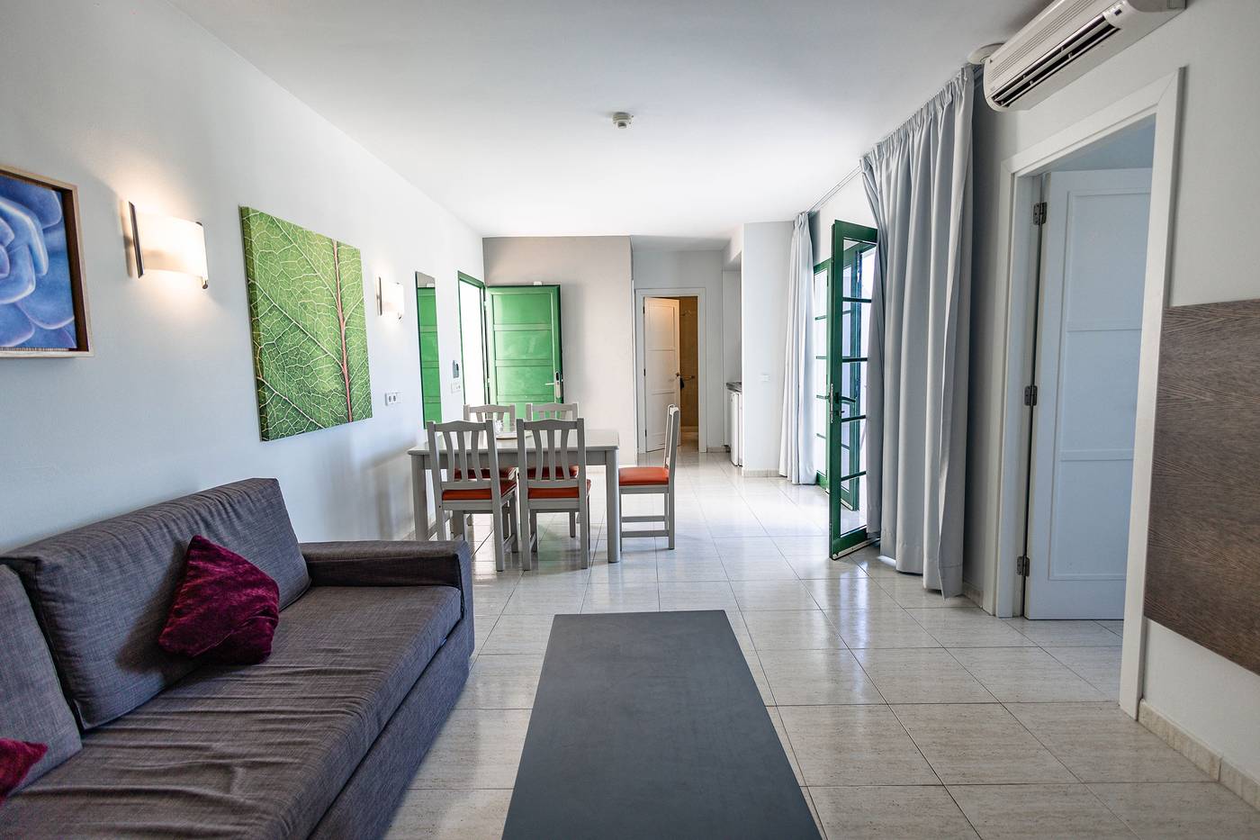 CayBeach-Sun-Room-26