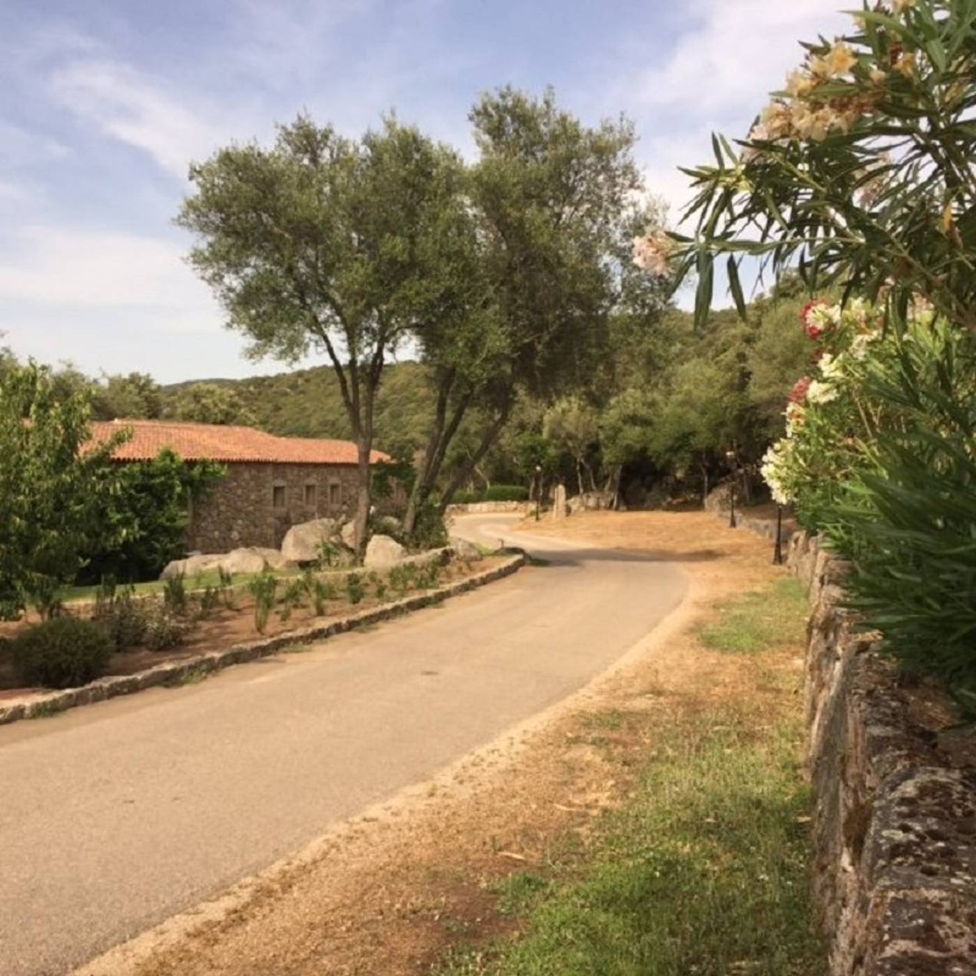 Hotel-Relais-Valkarana-General-view-17