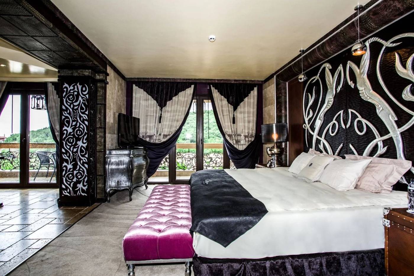 Royal-Castle-Room-31