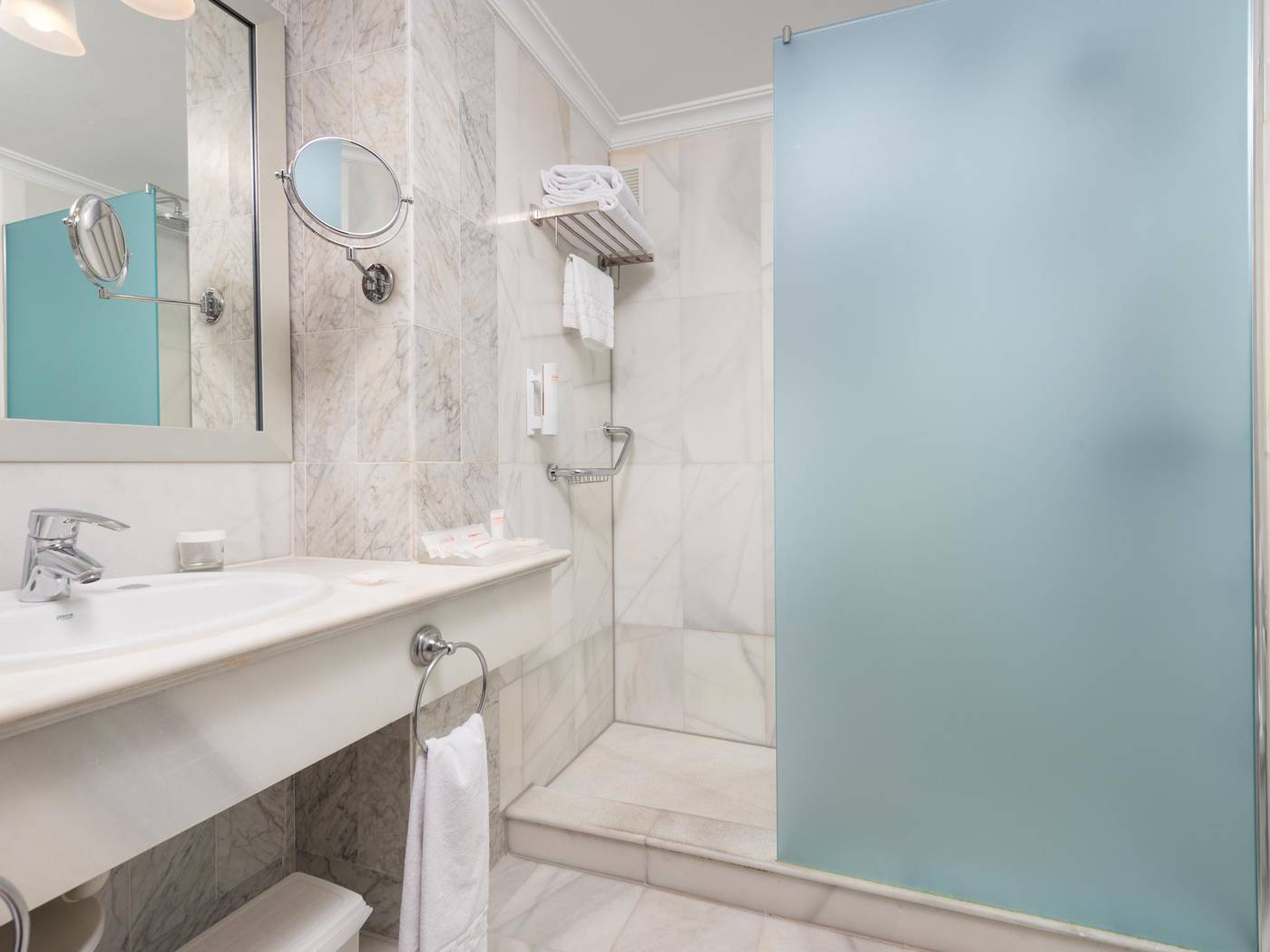 Fuerte-Marbella-Room-28