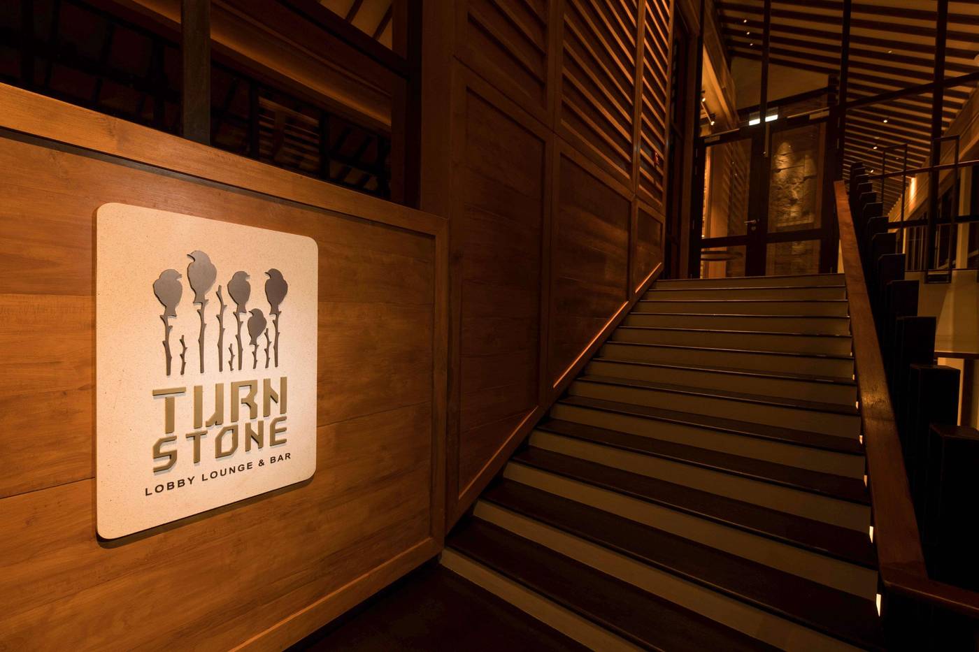 DoubleTree-by-Hilton-Weerawila-Rajawarna-Resort-Bar-67