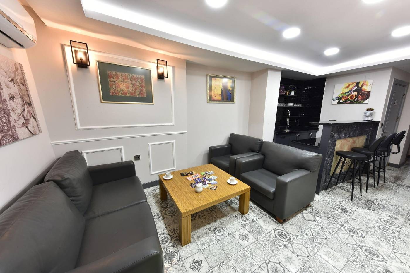 Almina-Inn-Hotel-Lobby-2