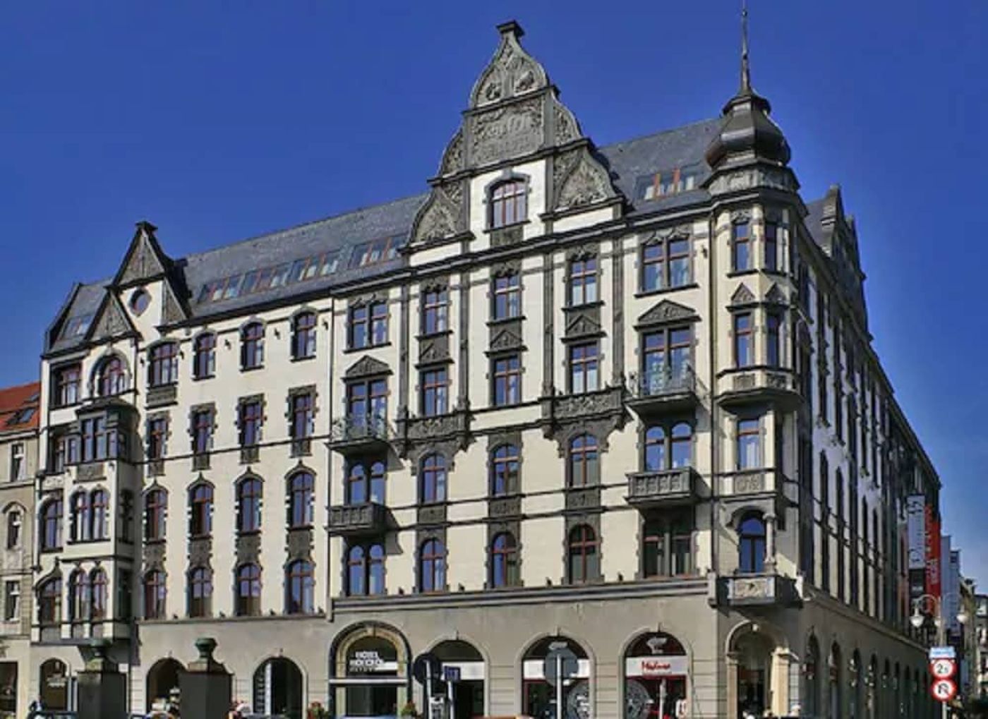 expedia-3157763-3