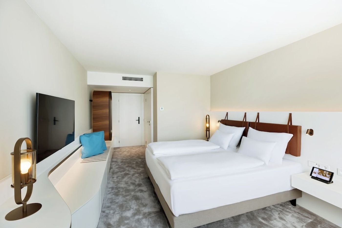 expedia-3166018-19