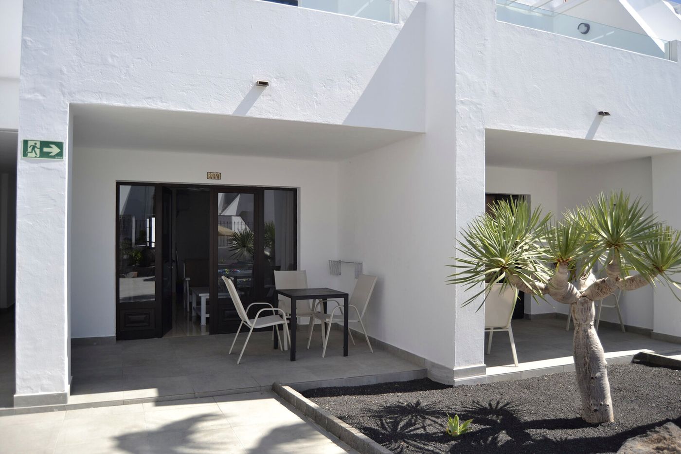 23.10.26 Flamingo Apartments