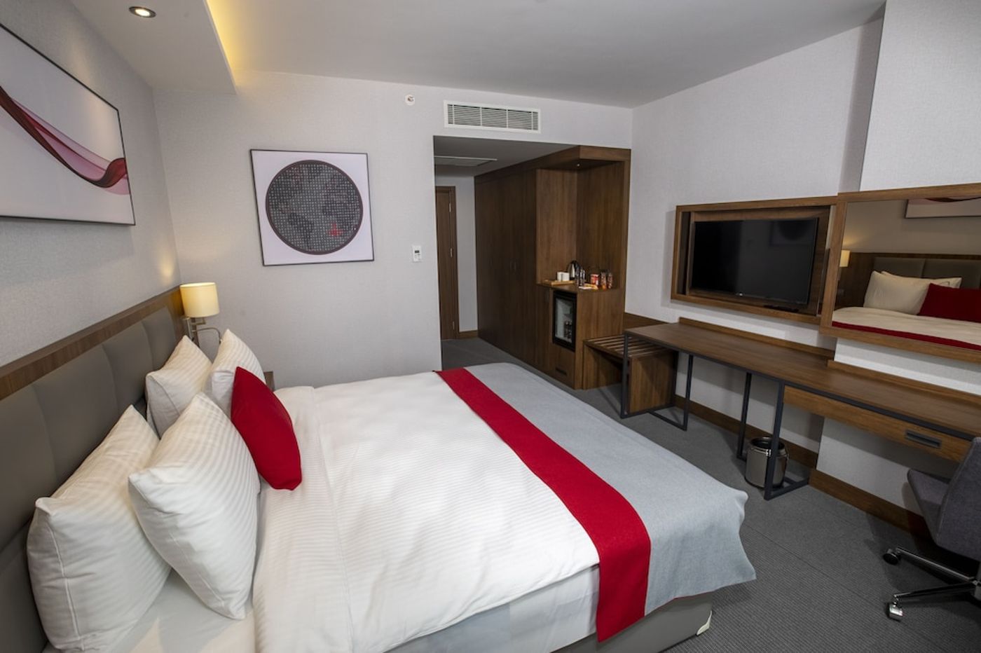 expedia-3166886-25