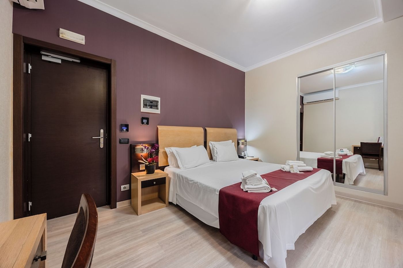 expedia-3165135-10
