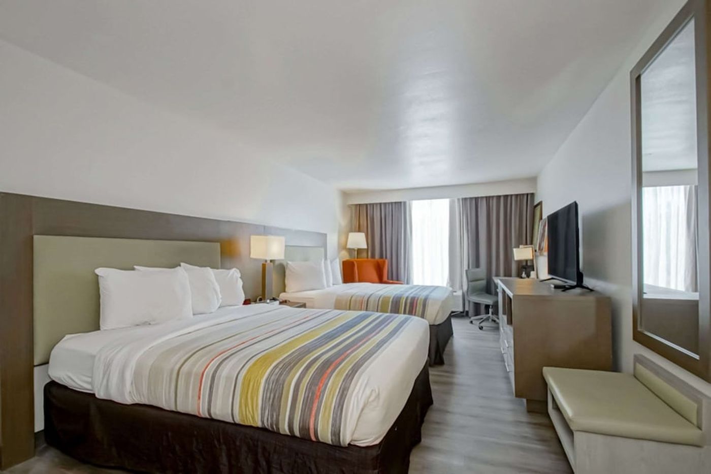 expedia-3165942-29