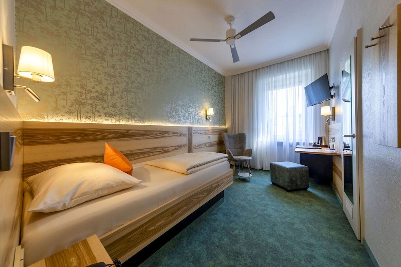 expedia-3163238-10