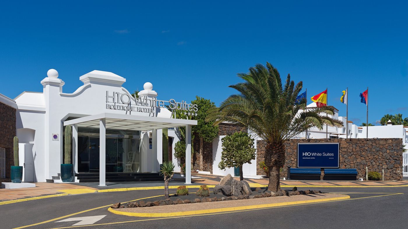 25.02.26 H10 White Suites