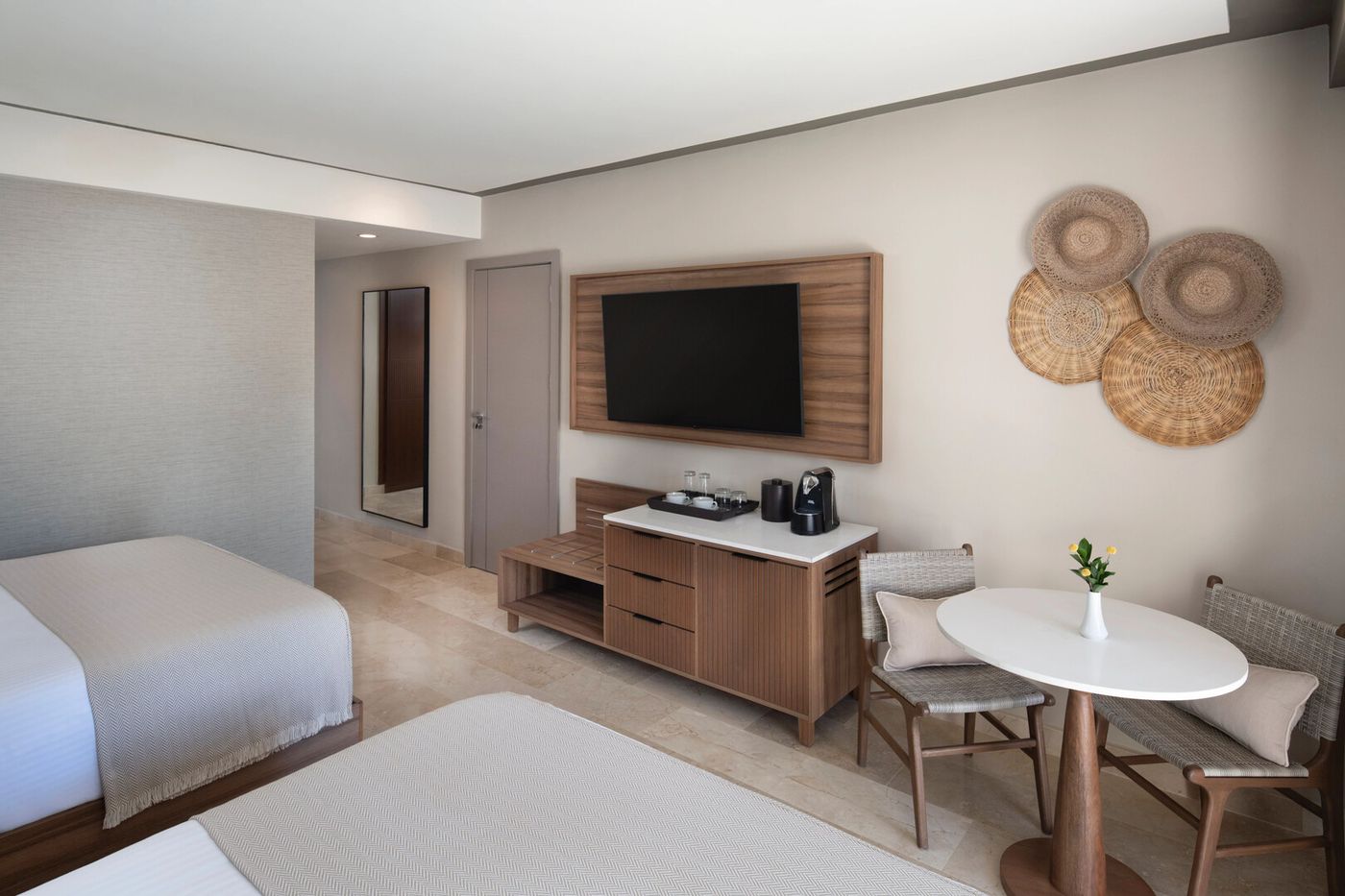 hyatt vivid PC 16.09
