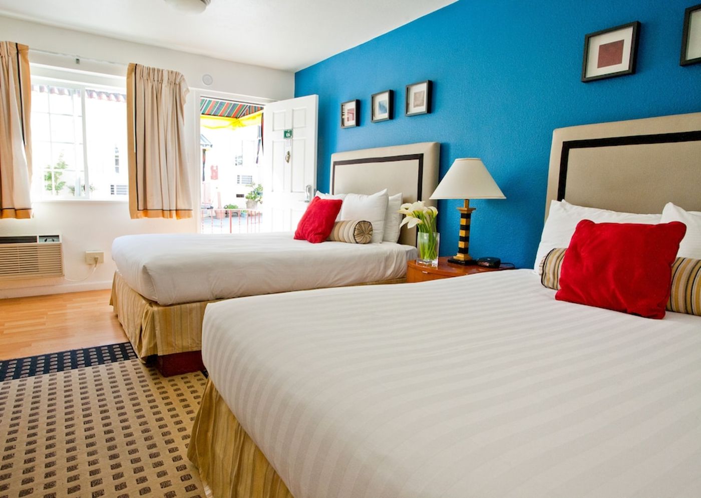 expedia-3158948-9