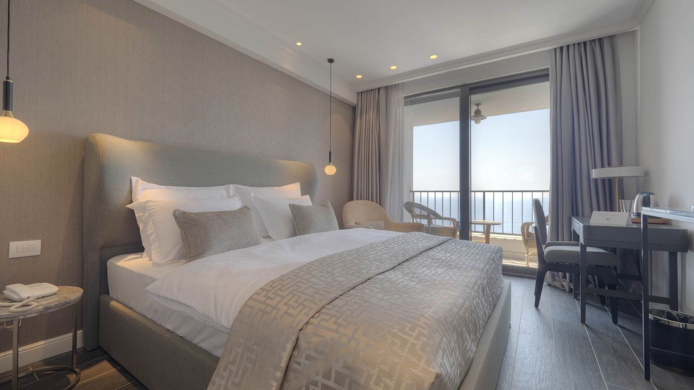 Vivid Blue Serenity 19.01.26