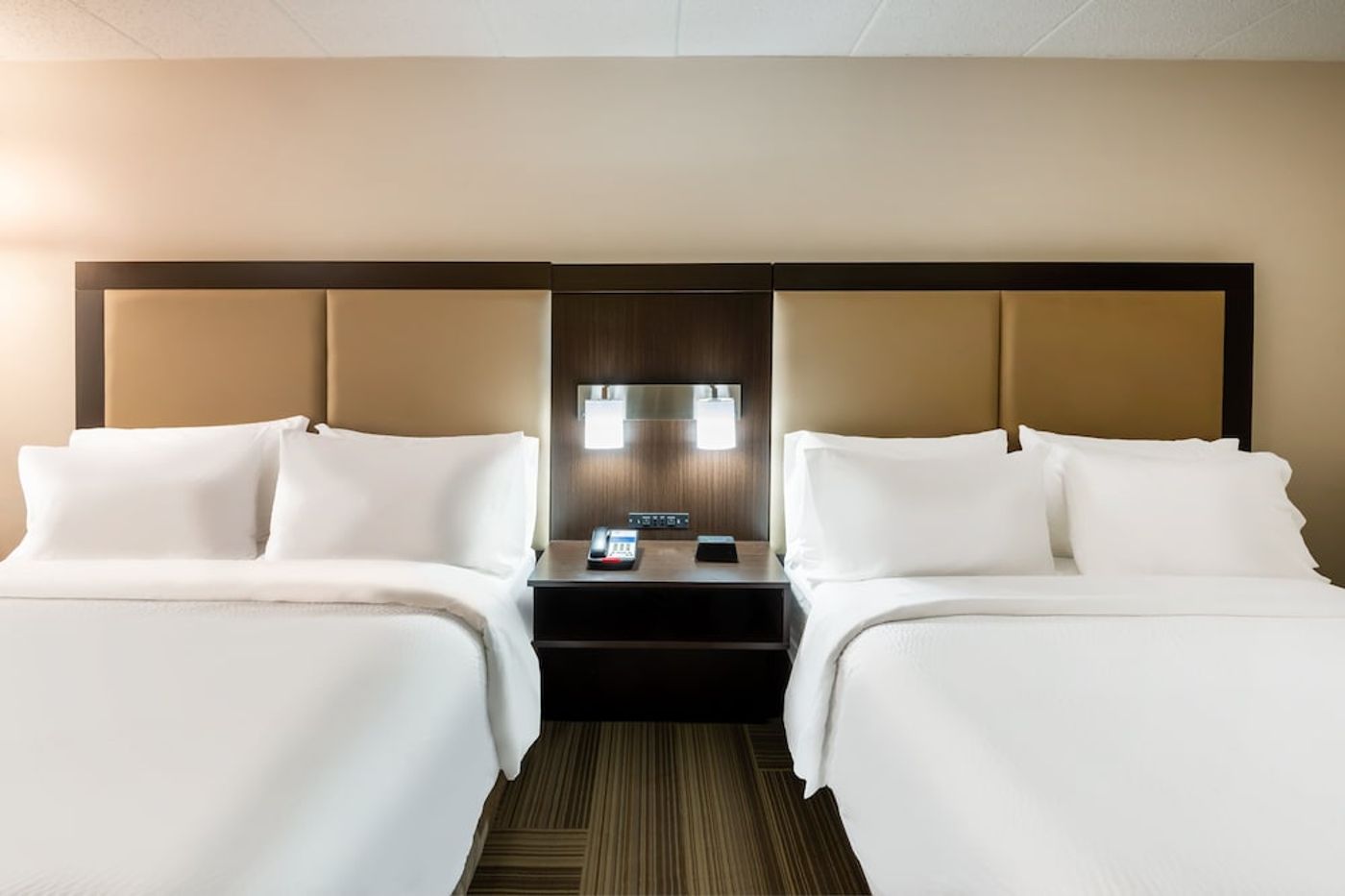 expedia-3161044-25