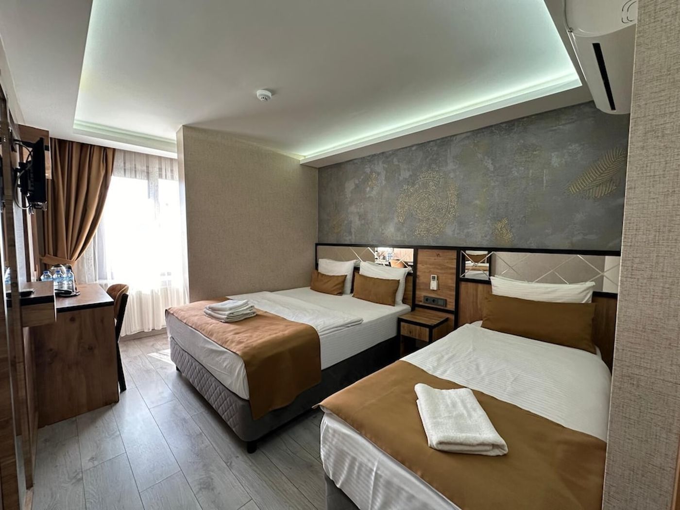 expedia-3161826-1