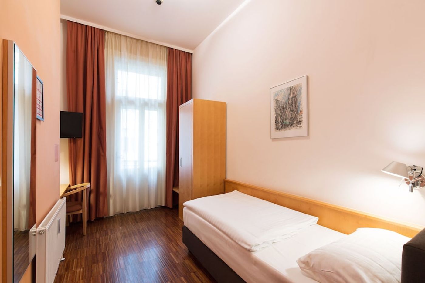 expedia-3163937-21