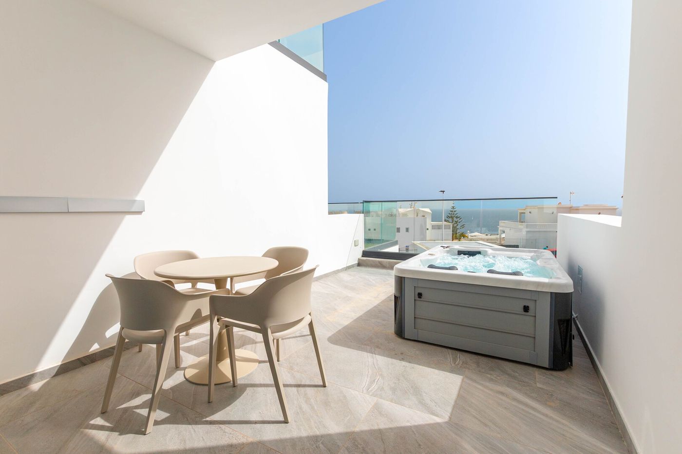 ROYAL ATLANTICO