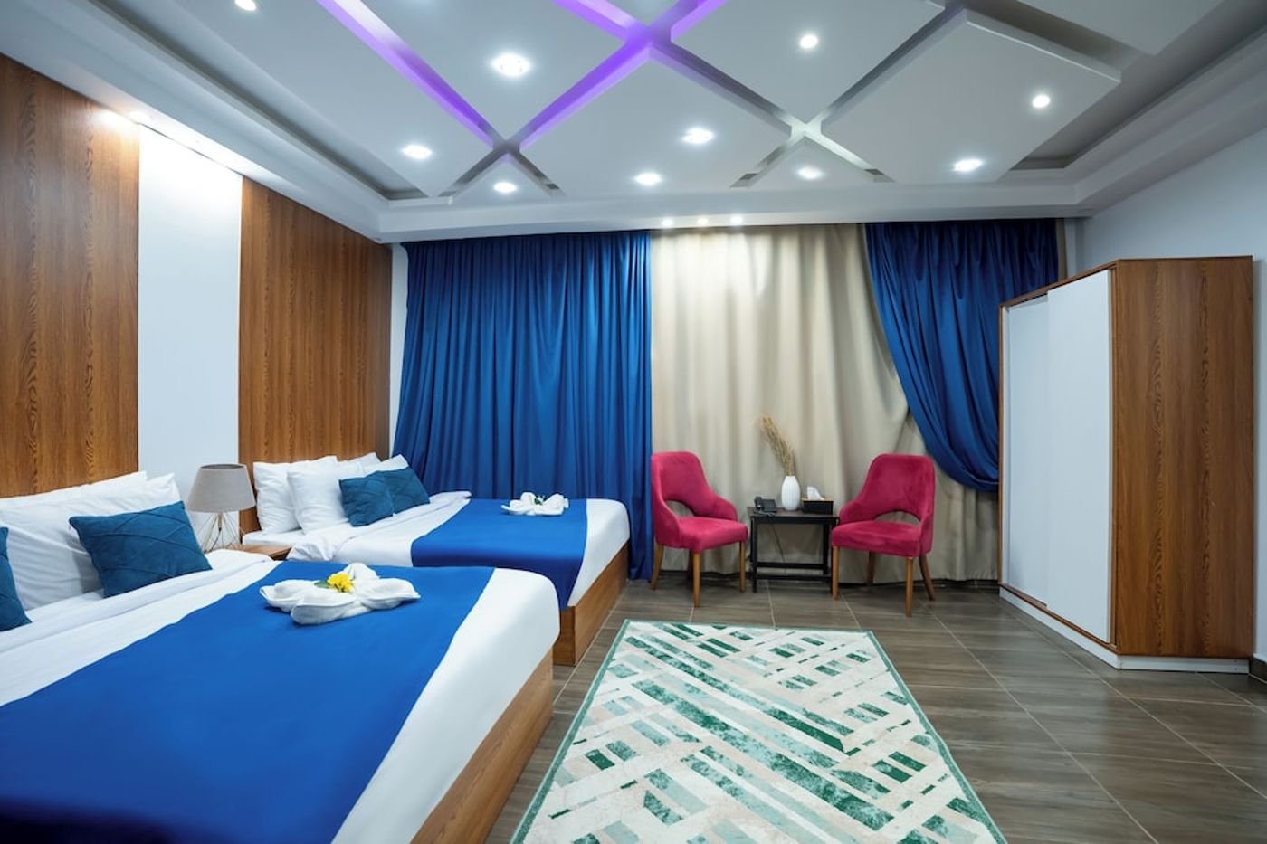 expedia-3162990-28