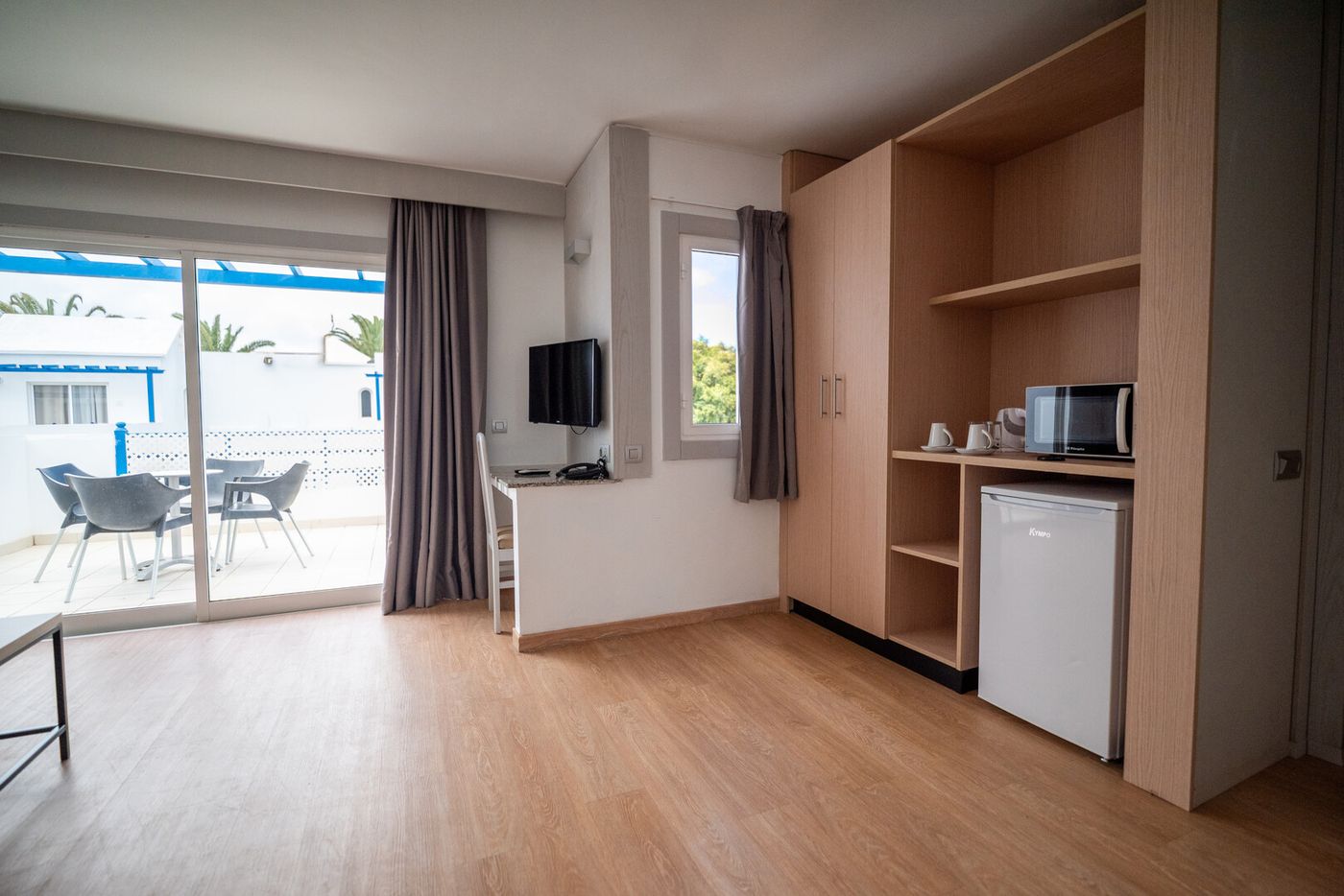 21.01.26 HL Paradise Island