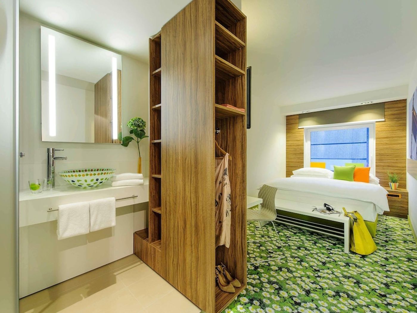 expedia-3163939-30
