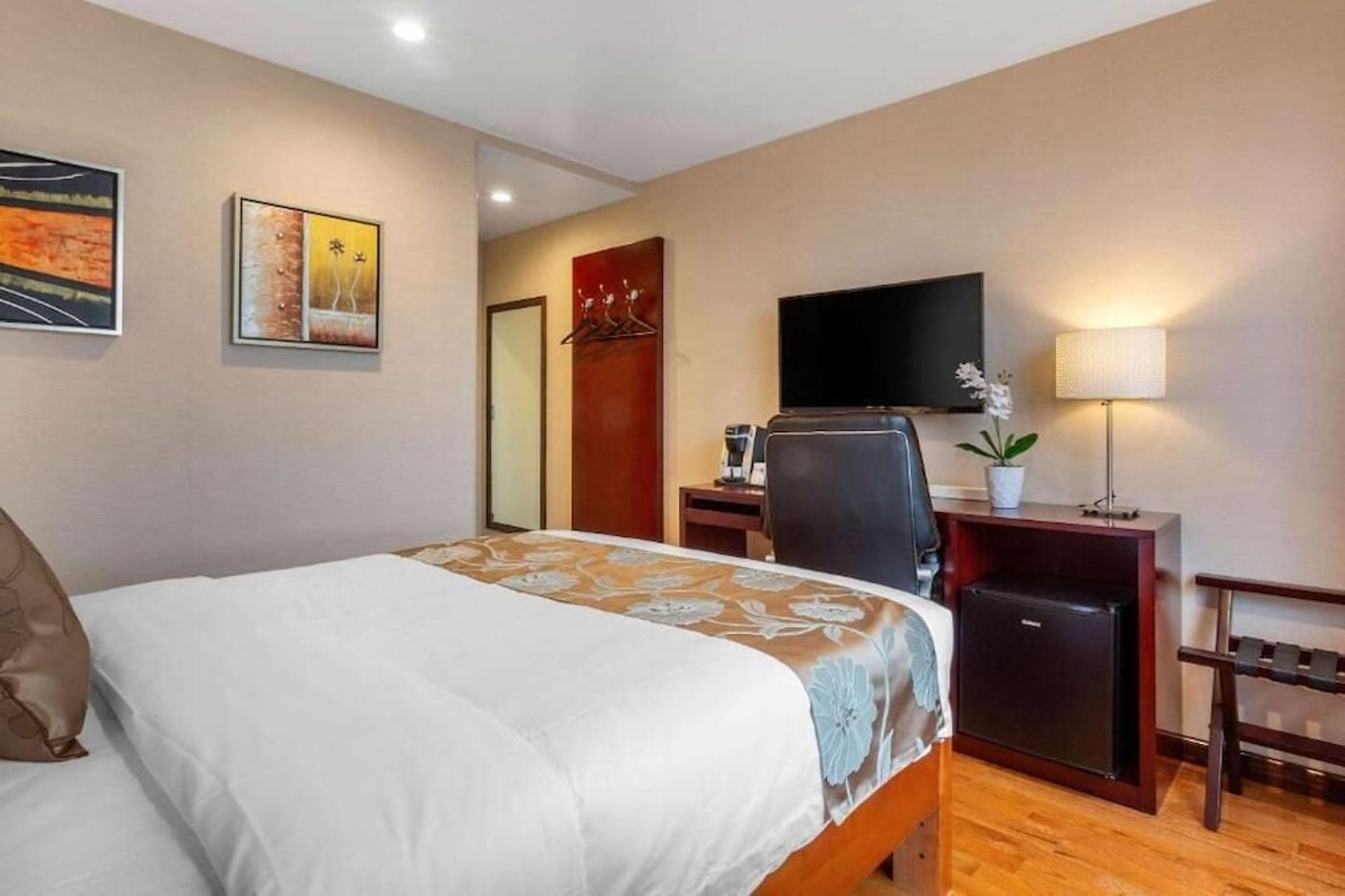 expedia-3158066-25