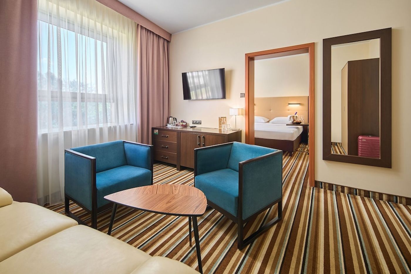 expedia-3163958-25