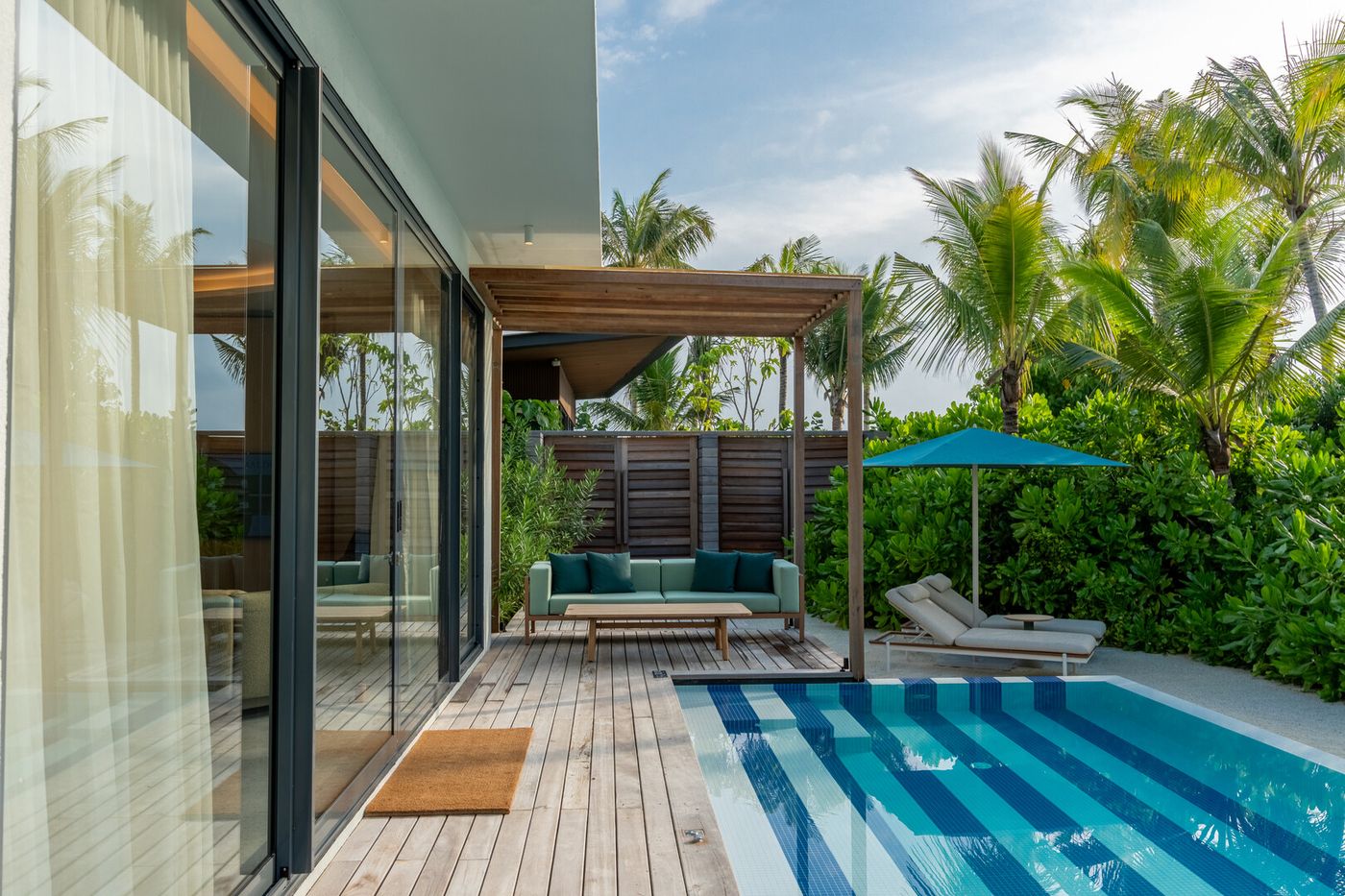 SO/ Maldives 02.10