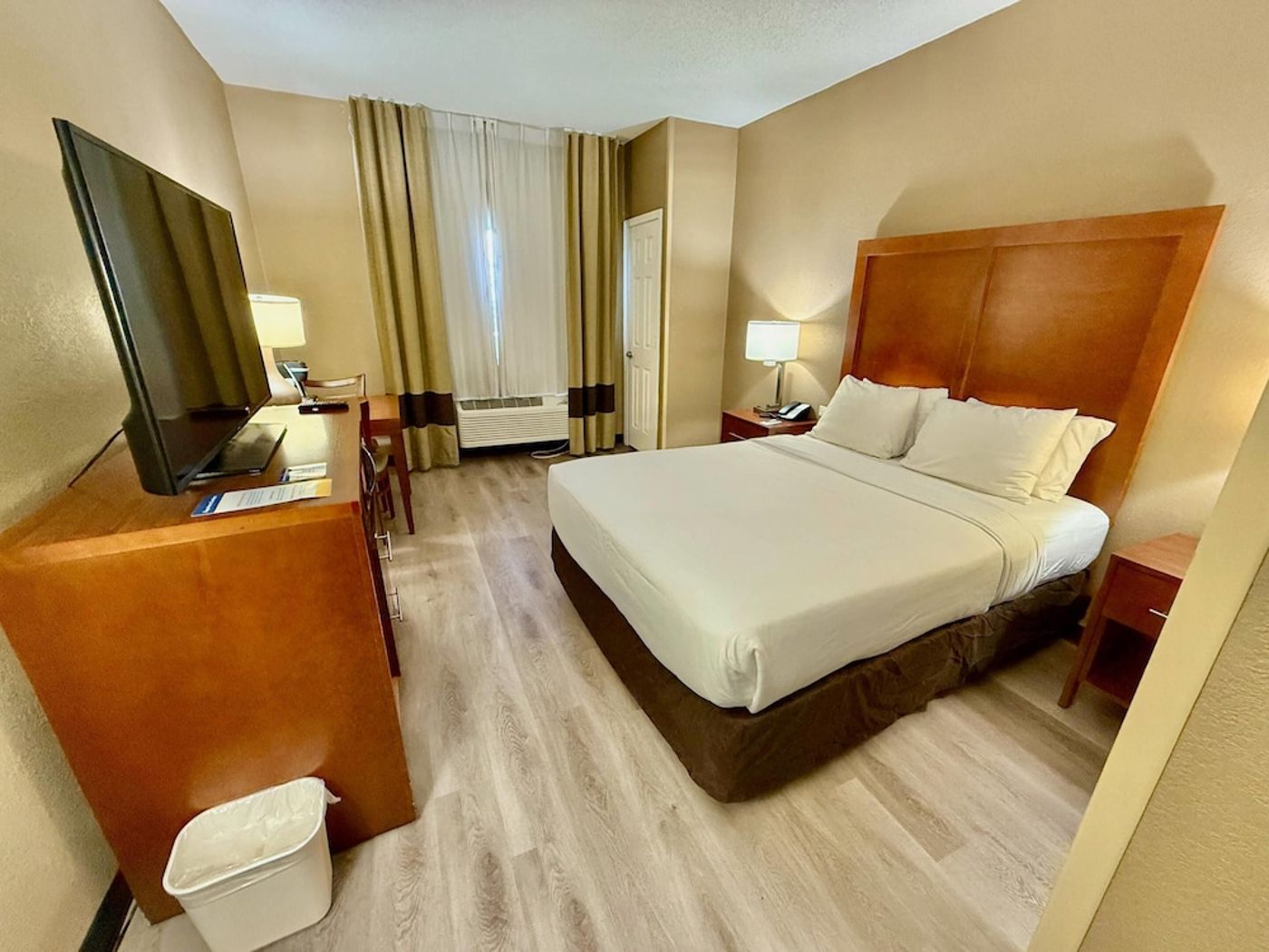 expedia-3162111-30
