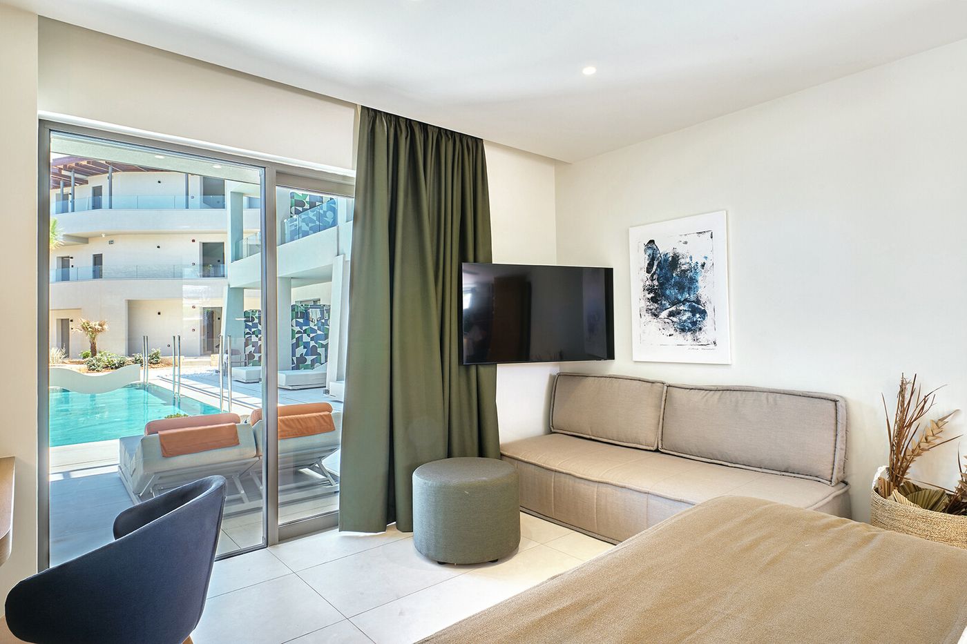 Paralos Kosta Alimia