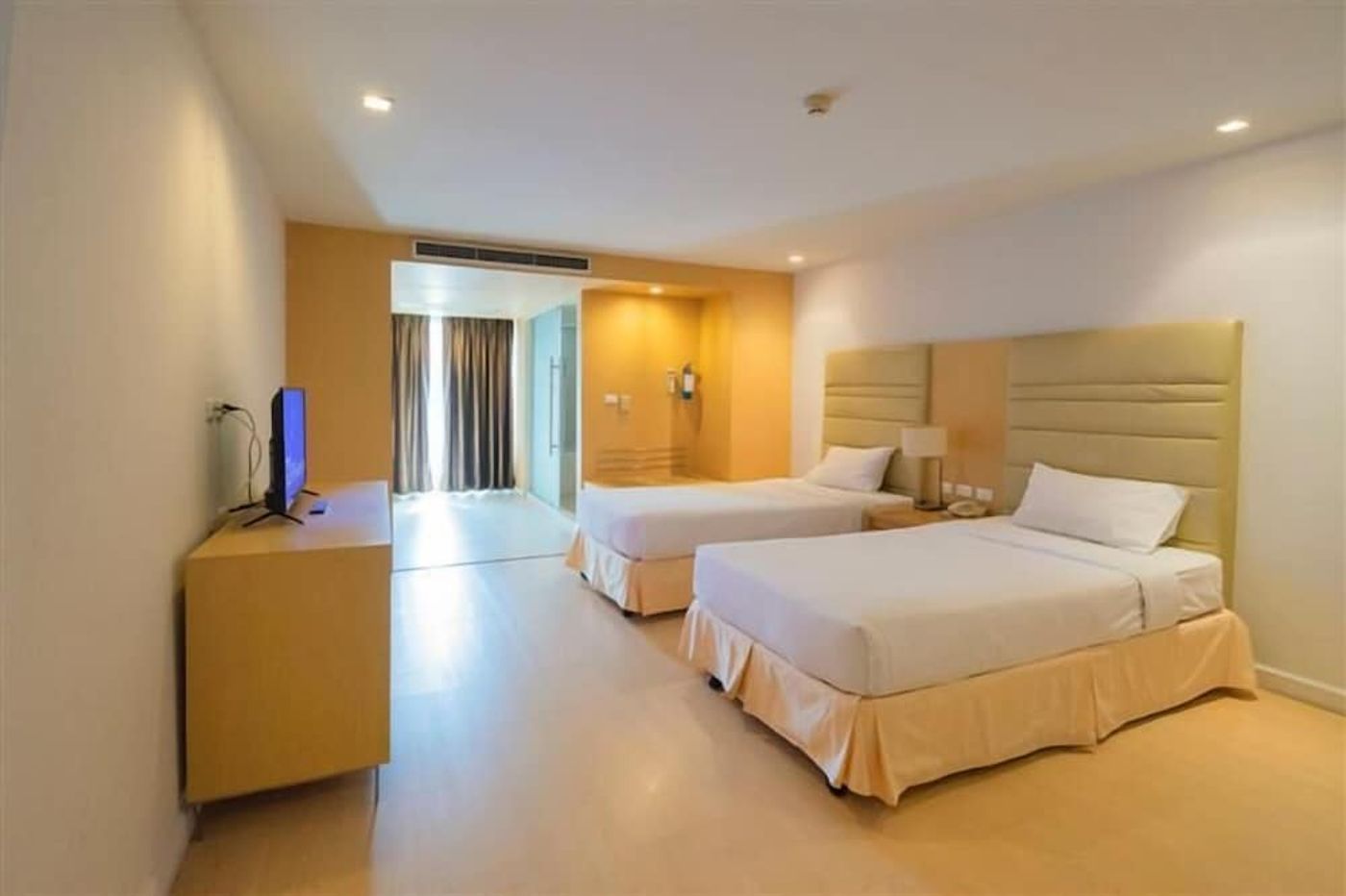 expedia-3162823-7