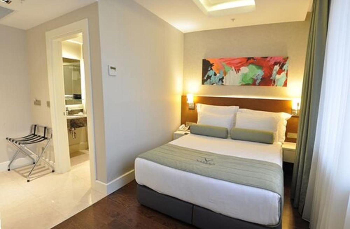 expedia-3161821-25