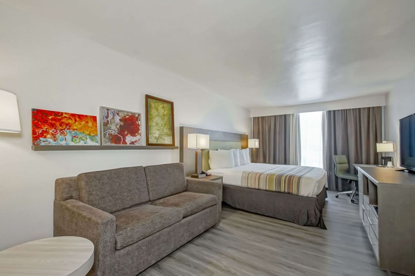 expedia-3165942-25