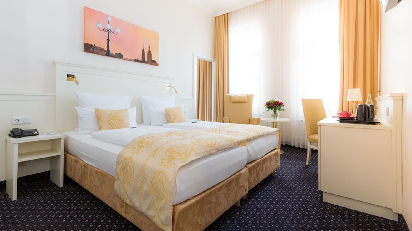 expedia-3157956-30