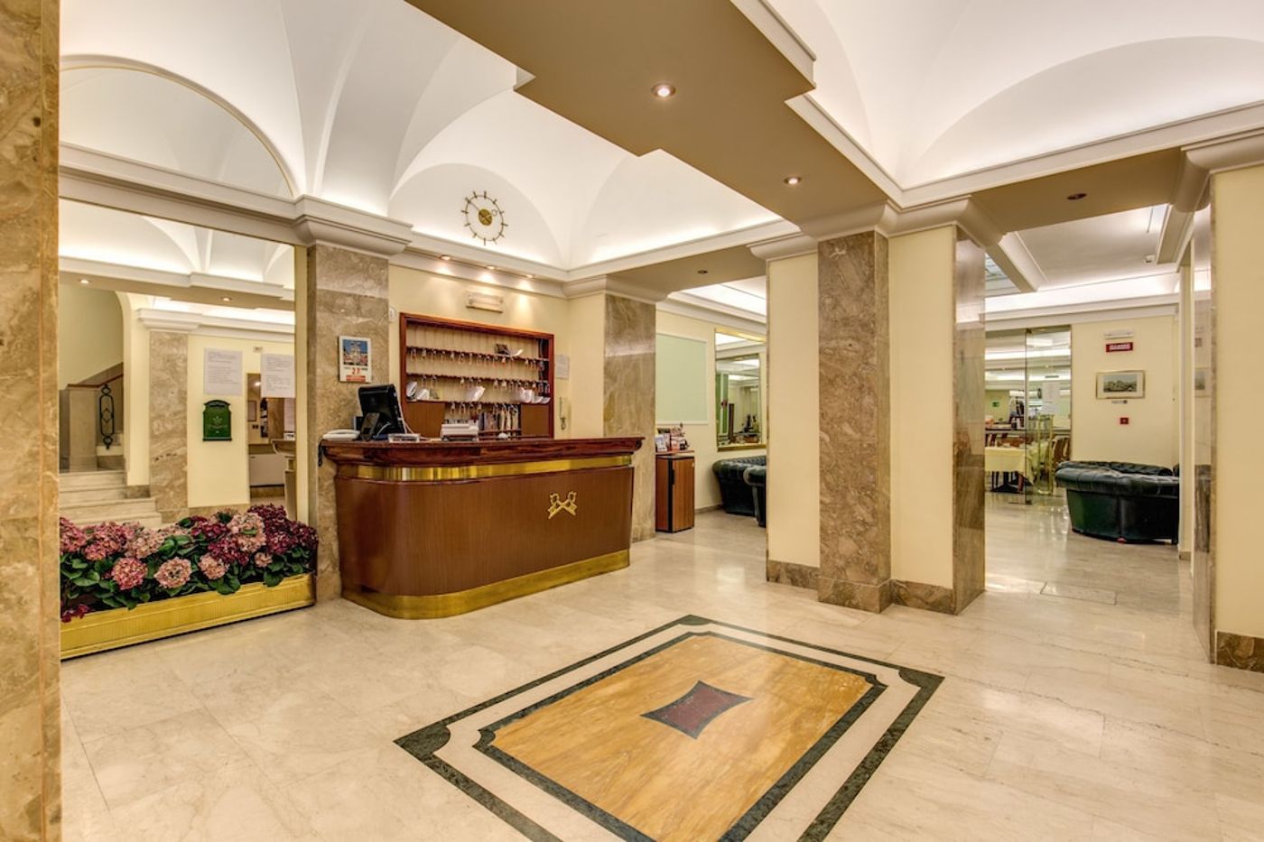 expedia-3163827-5