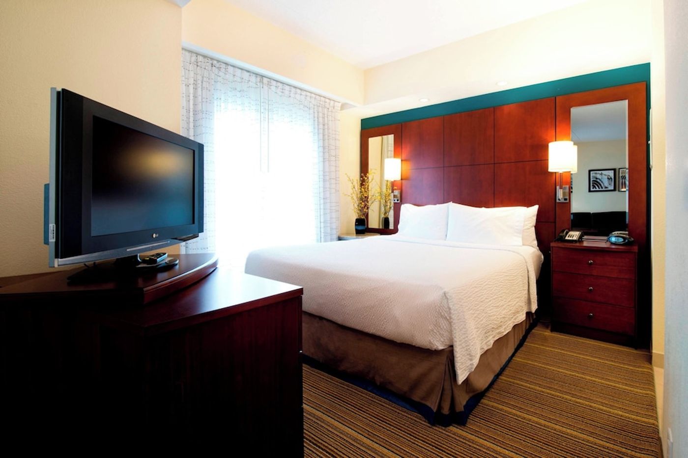 expedia-3163875-10