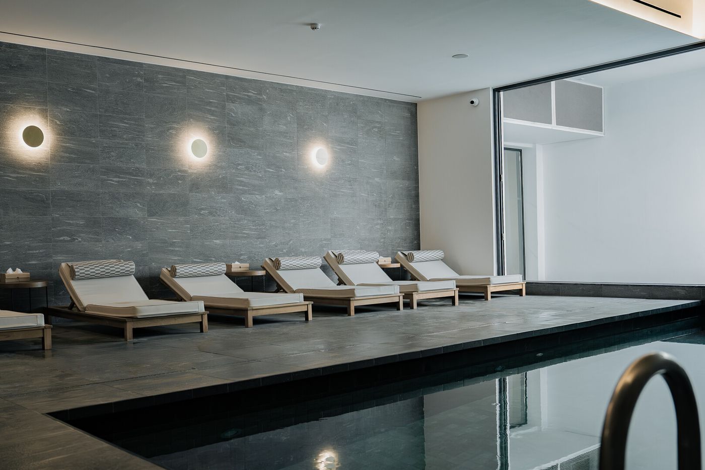 Anemi Hotel & Suites 14.04