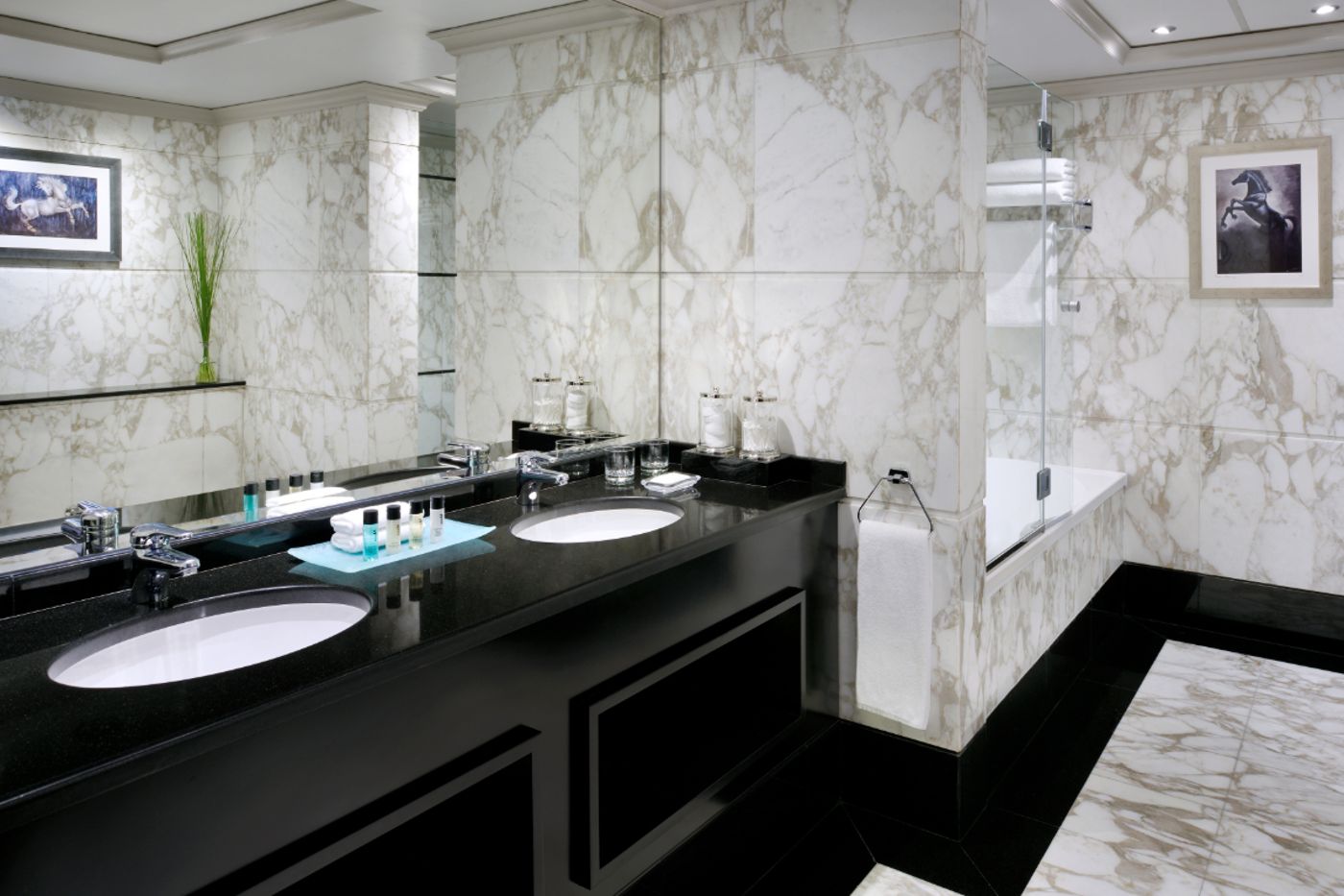 Movenpick Hotel & Apartments Bur Dubai 08.06