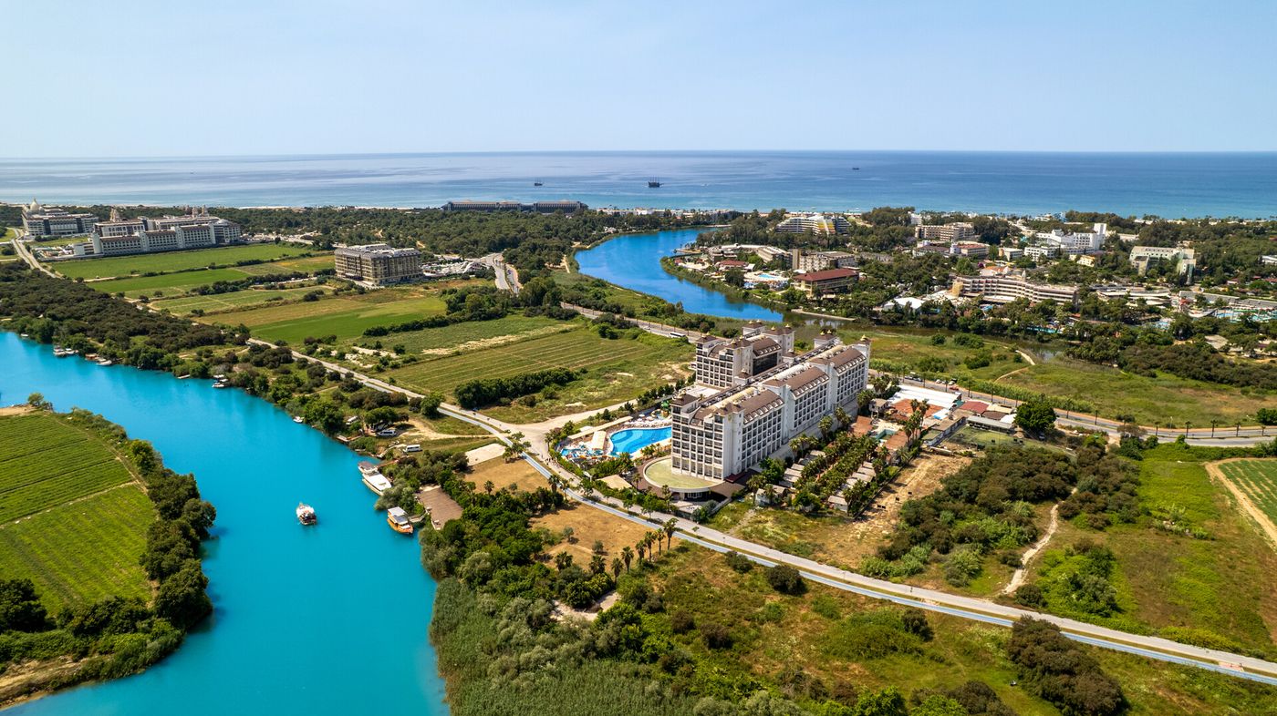 Lake & Riverside Hotel & Spa