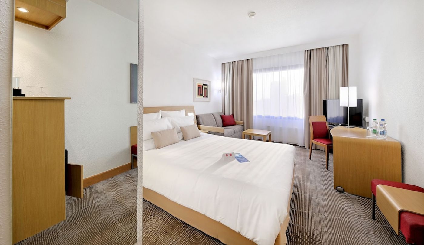 expedia-3157759-26