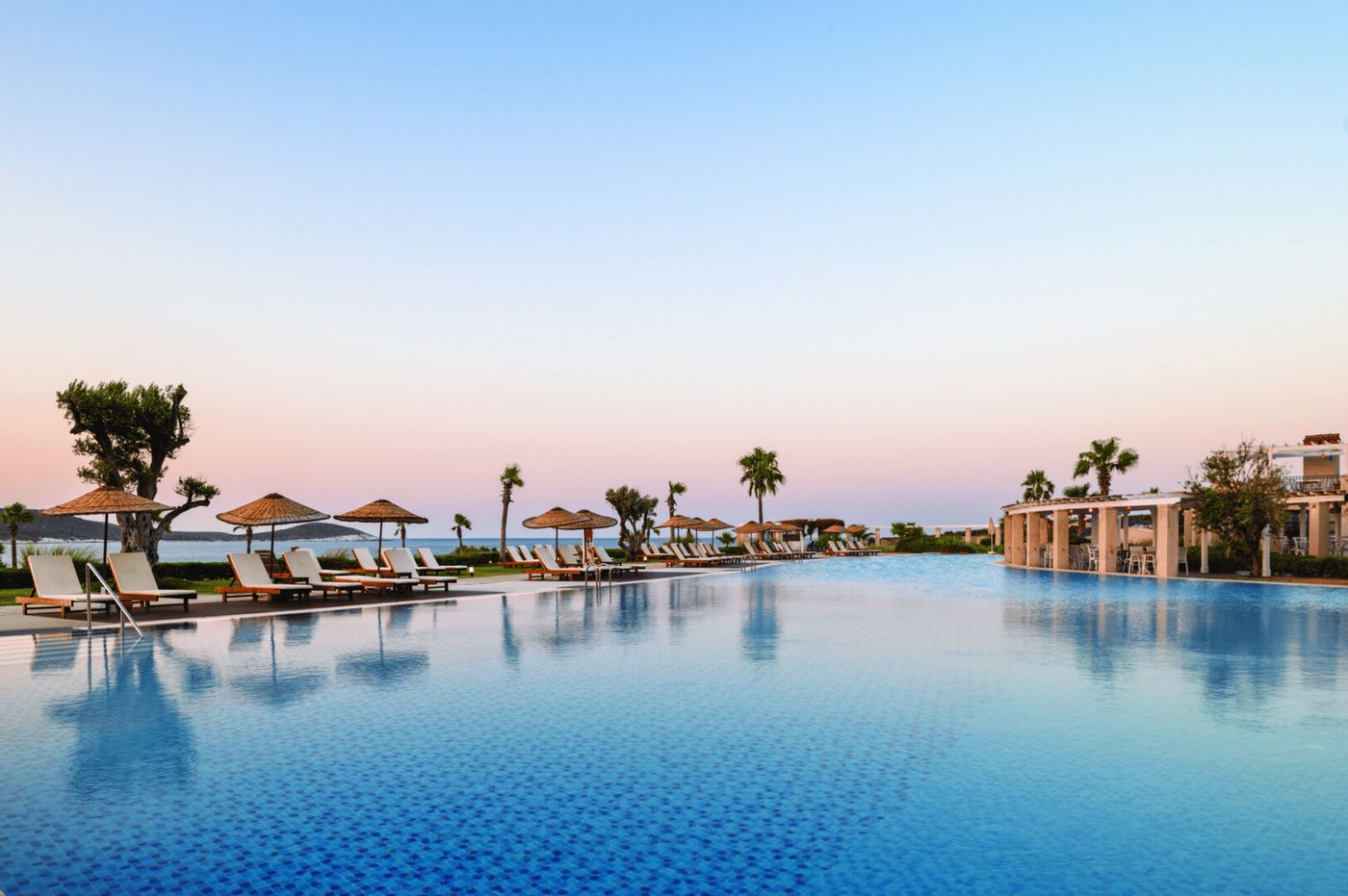 Dolce by Wyndham Cesme Alacati - Pool - 1592474.png
