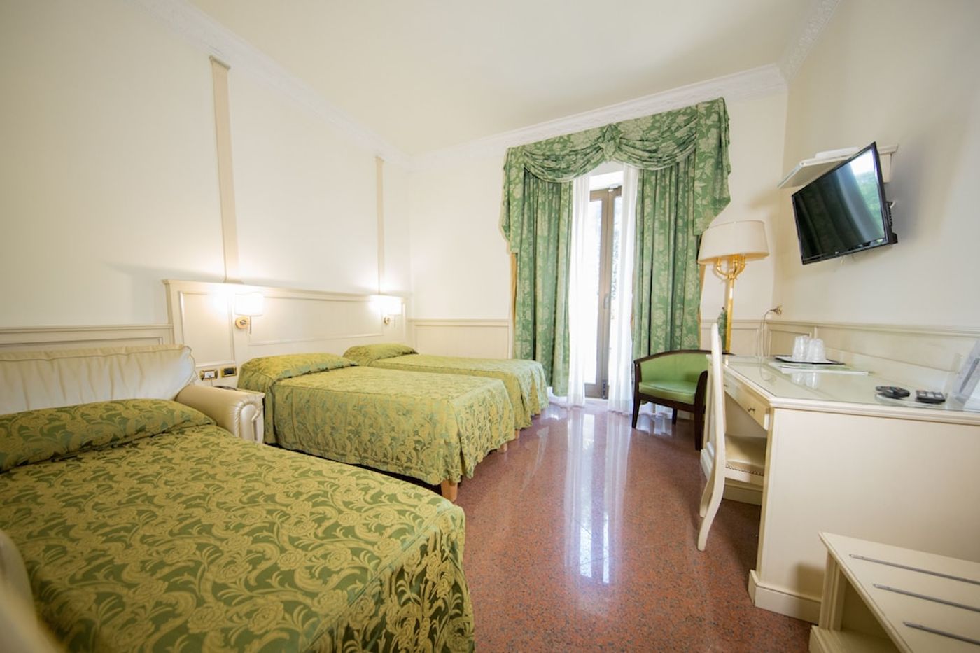 expedia-3163643-12